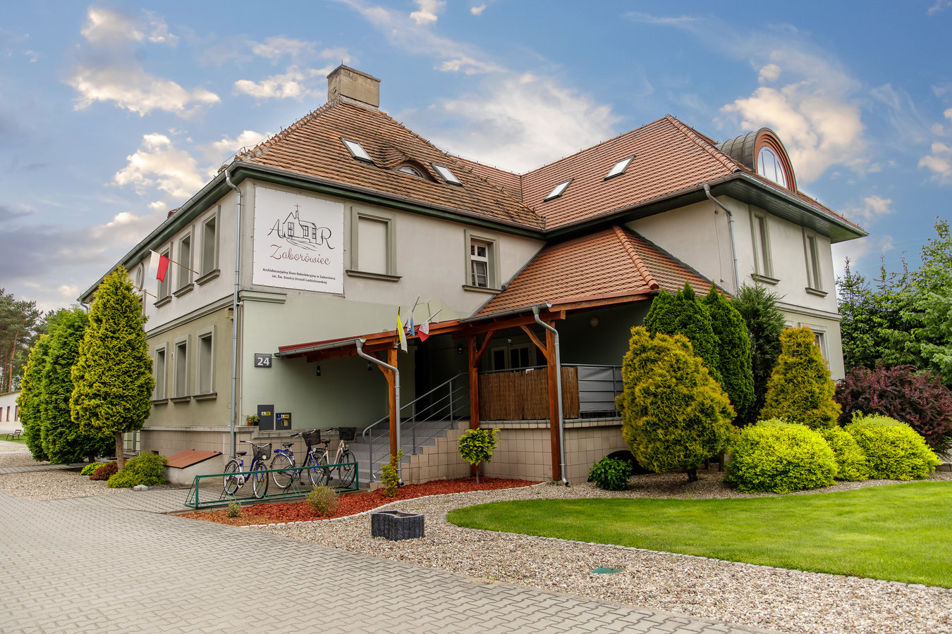Zdjęcie przedstawiające Archidiecezjalny Dom Rekolekcyjny w Zaborówcu