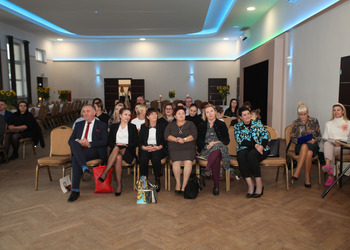 zdjęcie przedstawia uczestników uroczystości