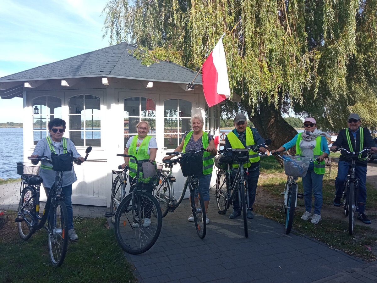 zdjęcie przedstawia uczestników wycieczki 