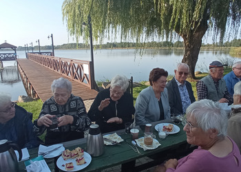 Zdjęcie przedstawia uczestników spotkania