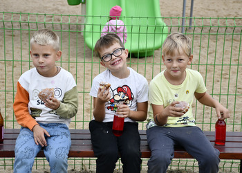 Zdjęcie przedstawia uczestników spotkania