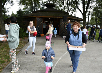 Zdjęcie przedstawia uczestników spotkania