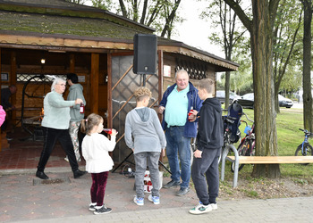 Zdjęcie przedstawia uczestników spotkania