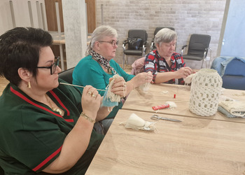 Zdjęcie przedstawia uczestników Klubu Seniora