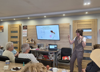 Zdjęcie przedstawia uczestników spotkania