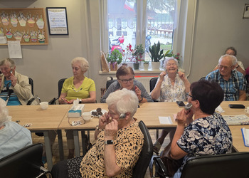 Zdjęcie przedstawia uczestników spotkania