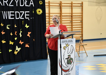 Zdjęcie przedstawia Przewodniczącą Klubu Seniora. 