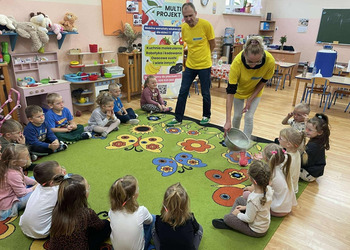 Zdjęcie przedstawia uczestników warsztatów.